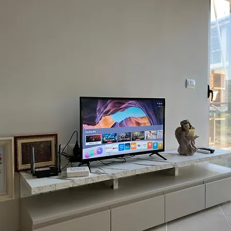 Stylish 50m From Radhime Apartamento Vlorë