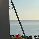 Apartament Stylish 50m From Radhime Wlora