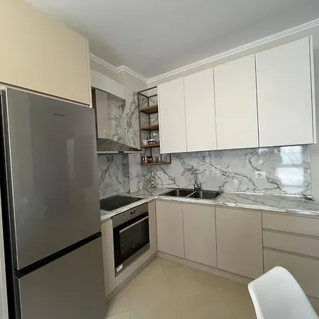 Stylish 50m From Radhime Apartamento